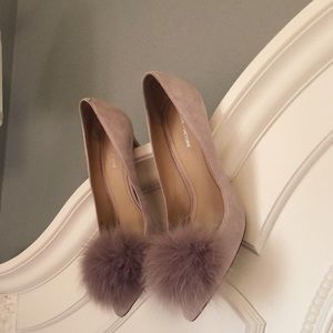 Beautiful lavender pumps with pompoms 💜